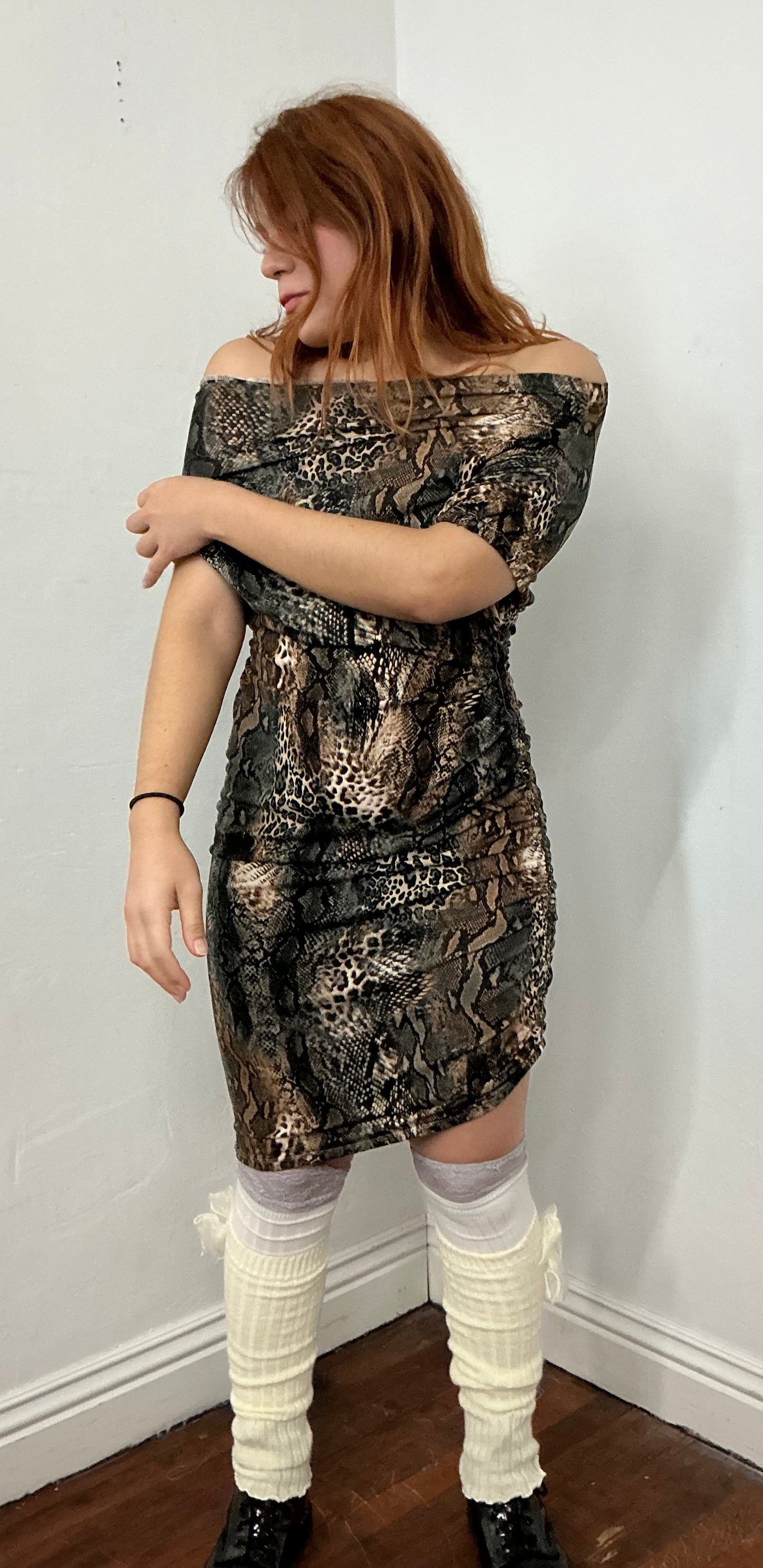 “MAGO” Ragtofab off shoulder dress.