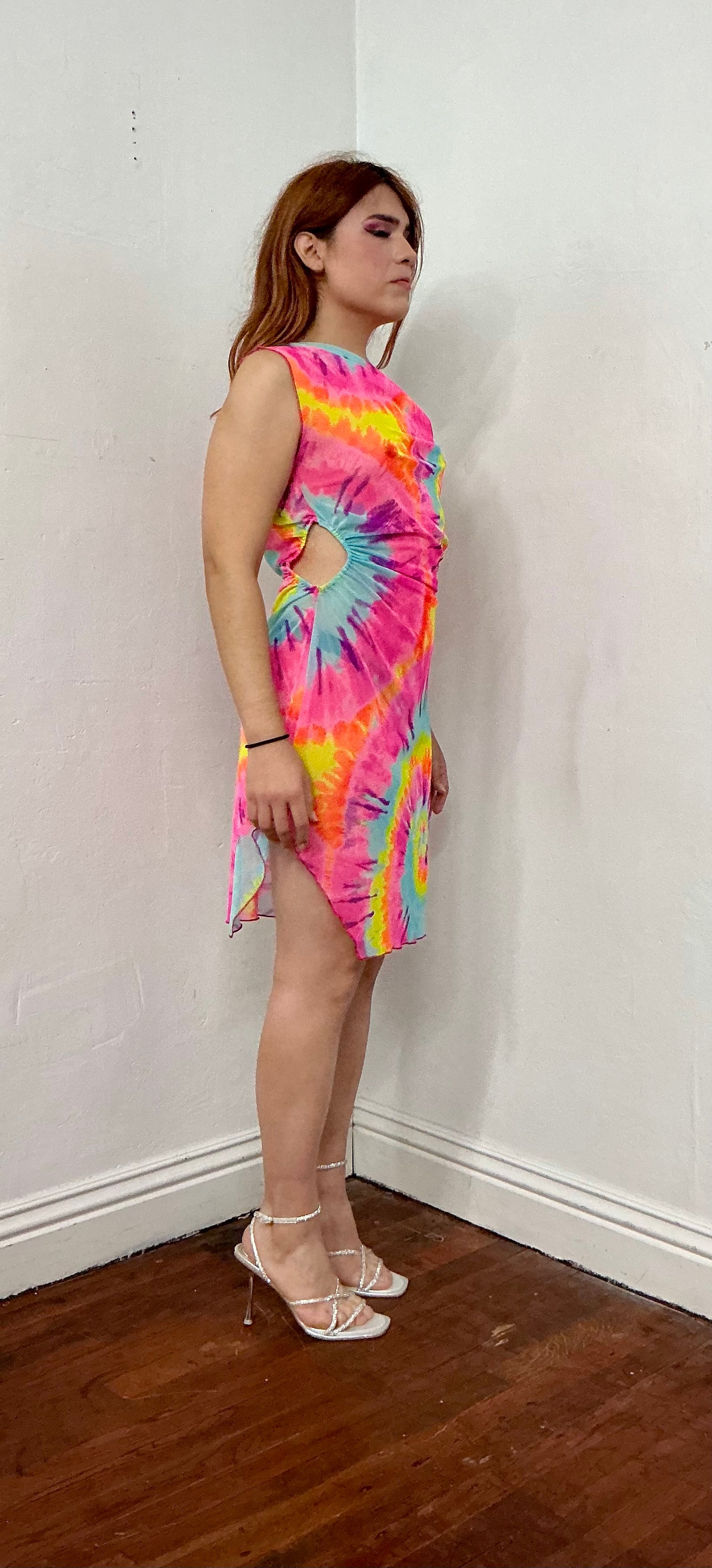 Off shoulder asymmetric mesh dress.