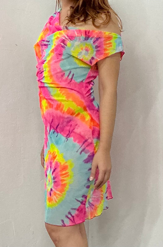 Off shoulder asymmetric mesh dress.