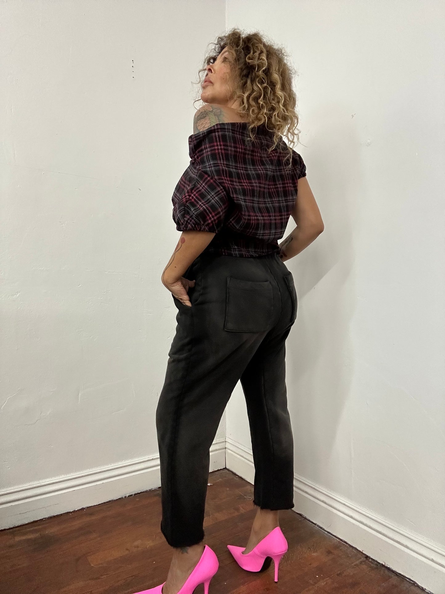 Off shoulder side elastic rushed top