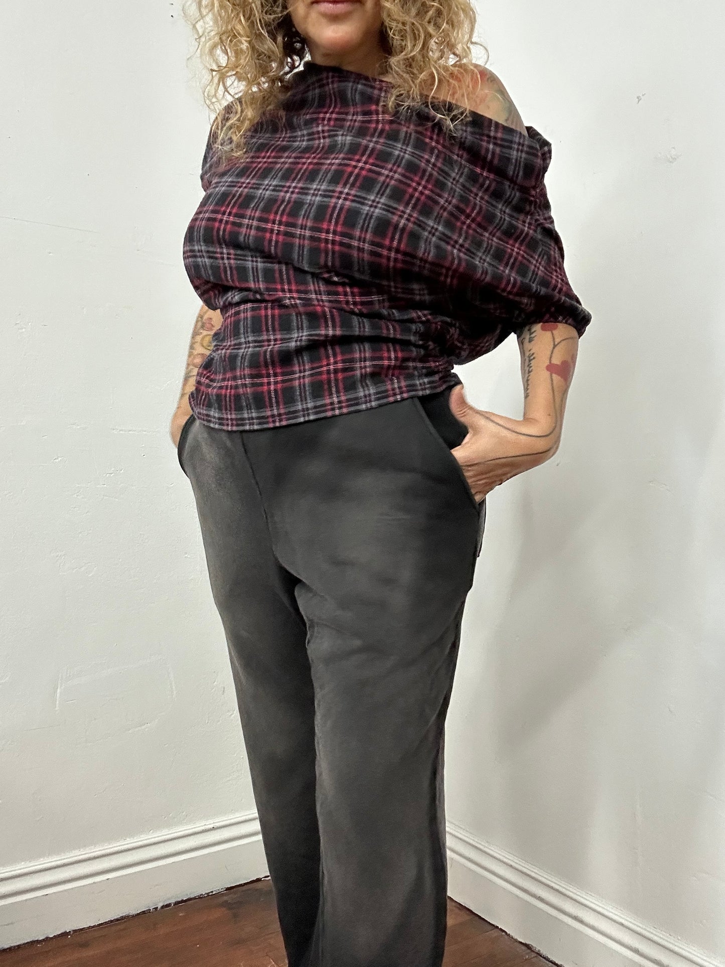 Off shoulder side elastic rushed top